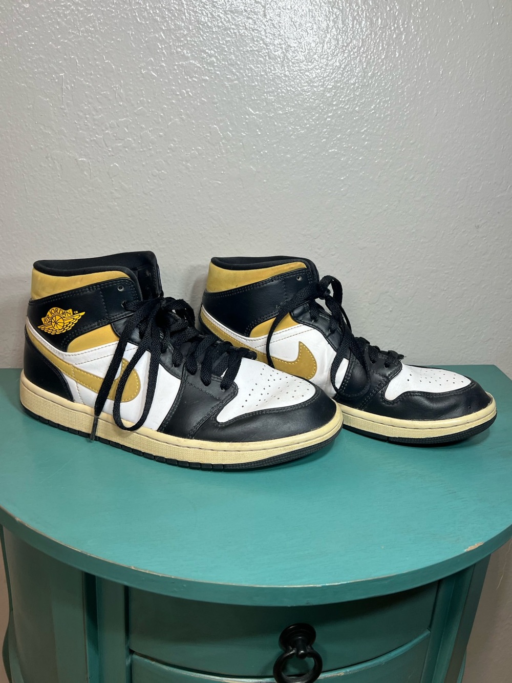 Nike Air Jordan Men's Black yellow and white Sneakers - Picture 2 of 16